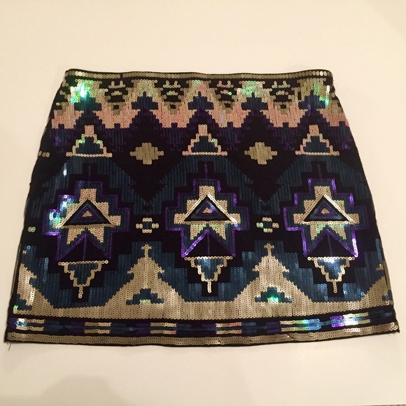 Express Party Skirt - Picture 1 of 3